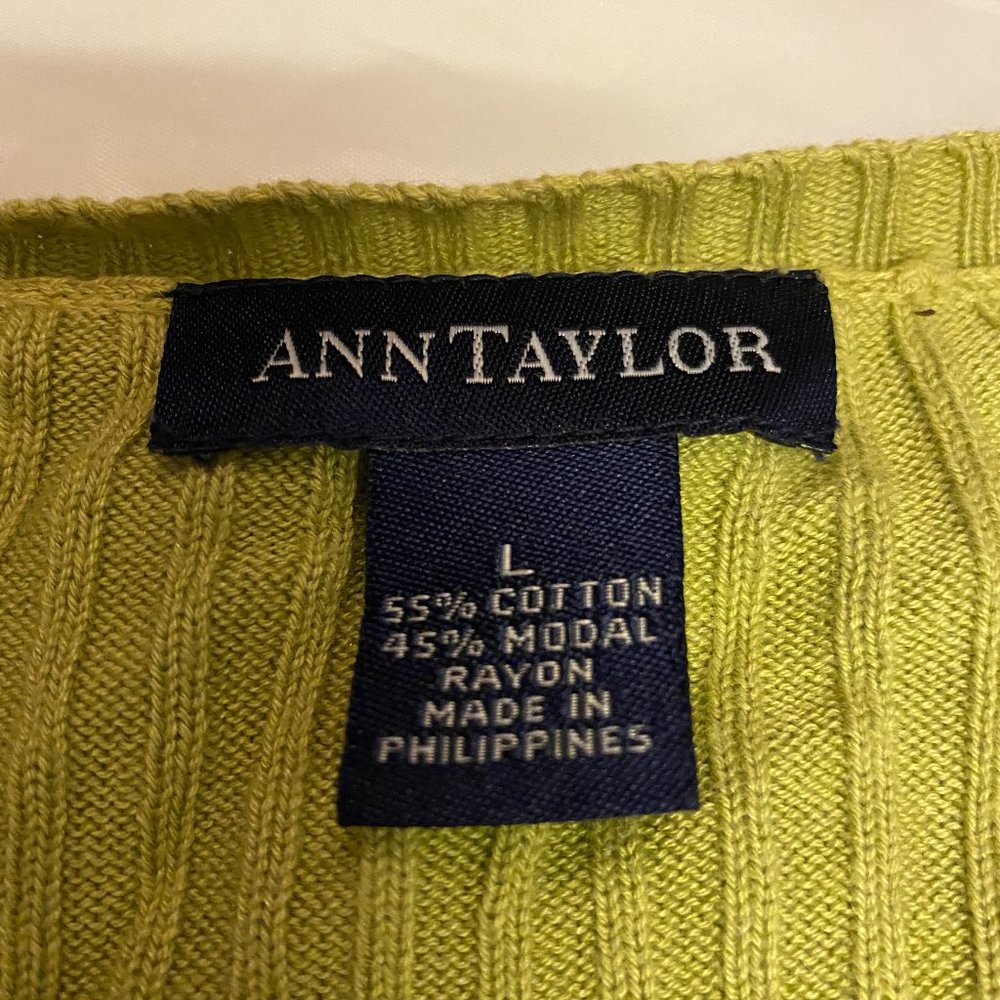 Ann Taylor Green Sweater - Picture 3 of 4